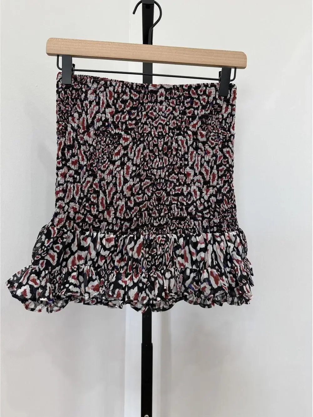 Chloe Olive Small Black and Red Animal Print Ruffle Mini Skirt